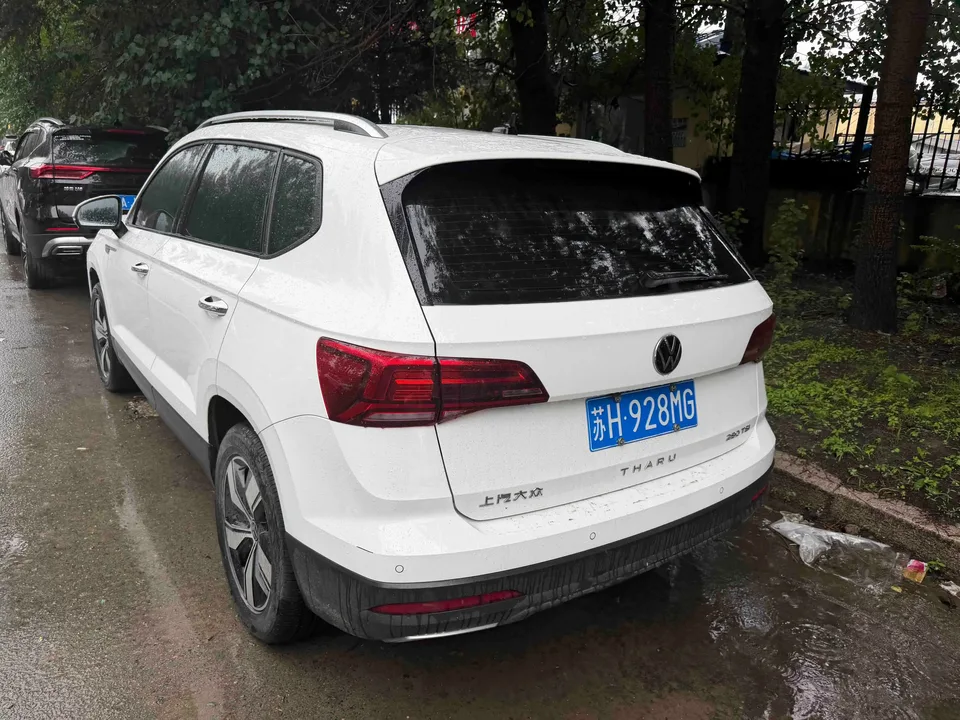 Volkswagen Tharu tuyue 2022 280TSI 2WD Deluxe Edition 2023 — thumbnail 4