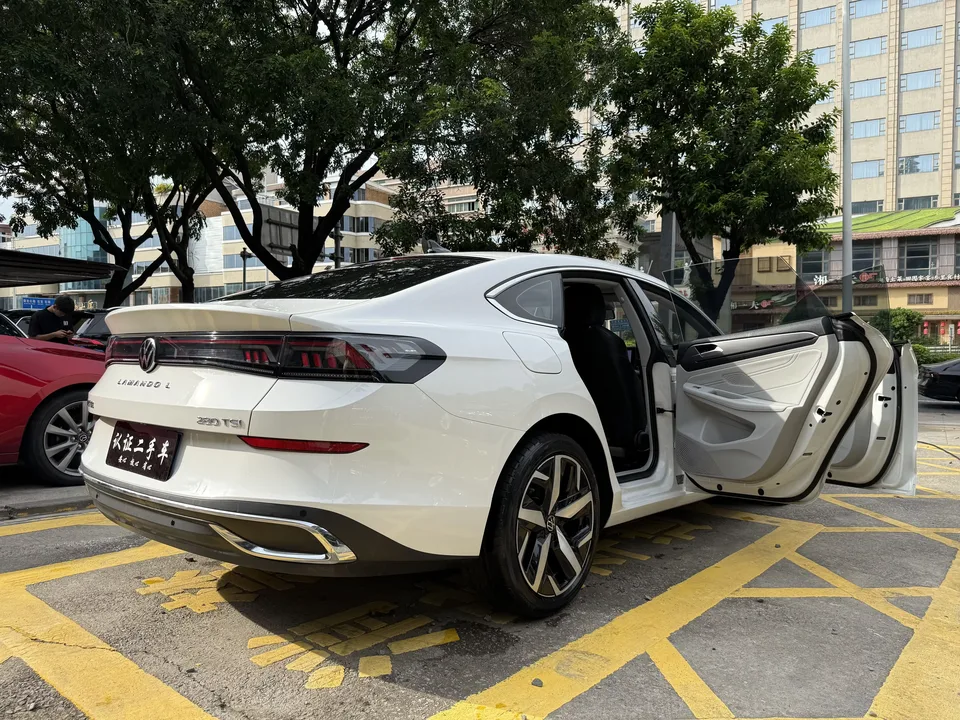 Volkswagen Lamando Lingdu 2022 Lingdu L 280TSI DSG Cool Edition 2022 — thumbnail 3