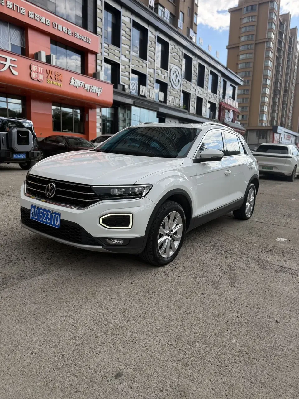 Volkswagen T-Roc TANG 2022 280TSI DSG 2WD Elite PLUS 2022 — photo 1, buy with delivery to Moscow