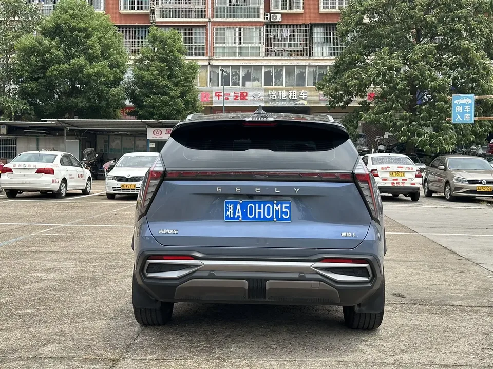 Geely Atlas L Boyue L 2023 1.5TD DCT Honor Edition 2023 — миниатюра 2
