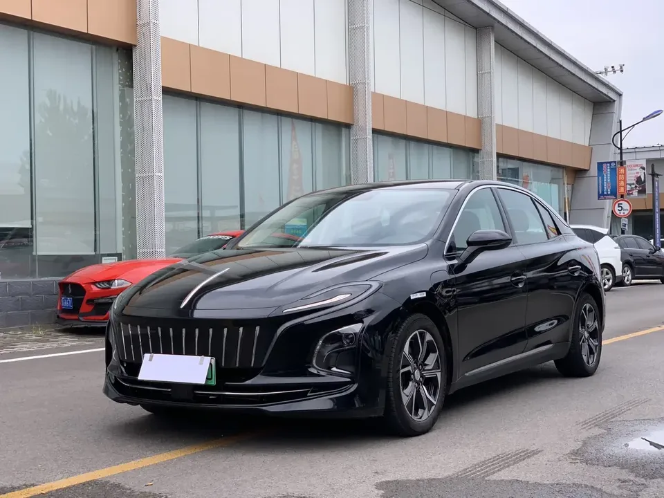 Hongqi E-QM5 Hongqi E-QM5 2023 Modified basic travel version 2024 — photo 1, buy with delivery to Moscow