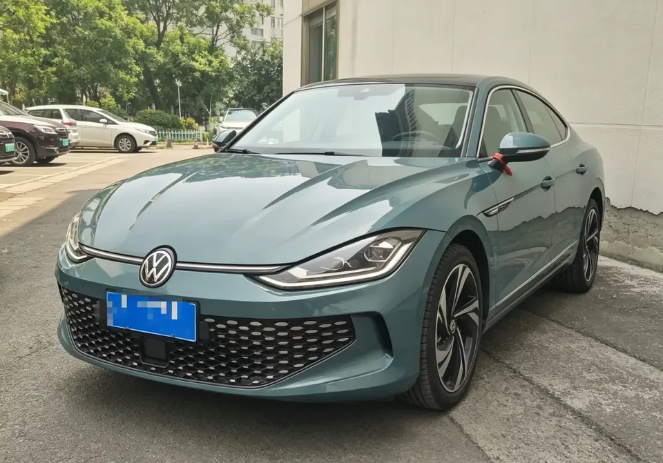 Volkswagen Lamando Lingdu 2023 Lingdu L 280TSI DSG Cool Edition 2023 — photo 1, buy with delivery to Moscow
