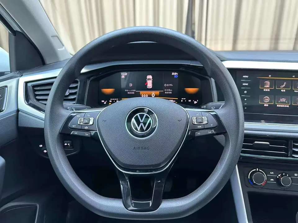 Volkswagen Polo Polo 2023 Plus 1.5L Automatic Colorful Technology Edition 2023 — thumbnail 4