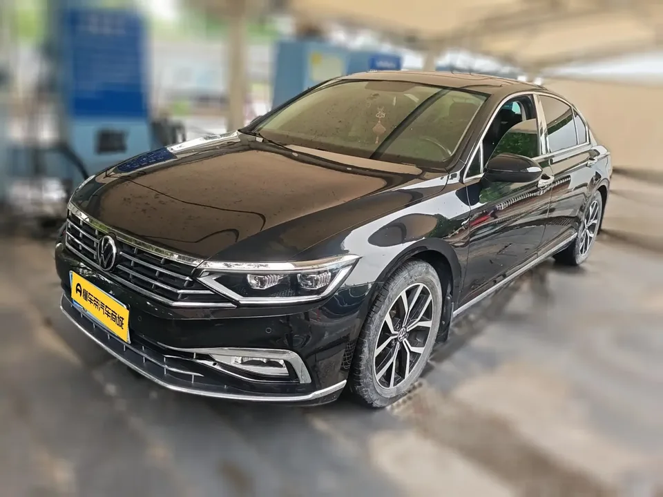 Volkswagen Magotan Magotan 2020 280TSI DSG Comfort 2022 — photo 1, buy with delivery to Moscow