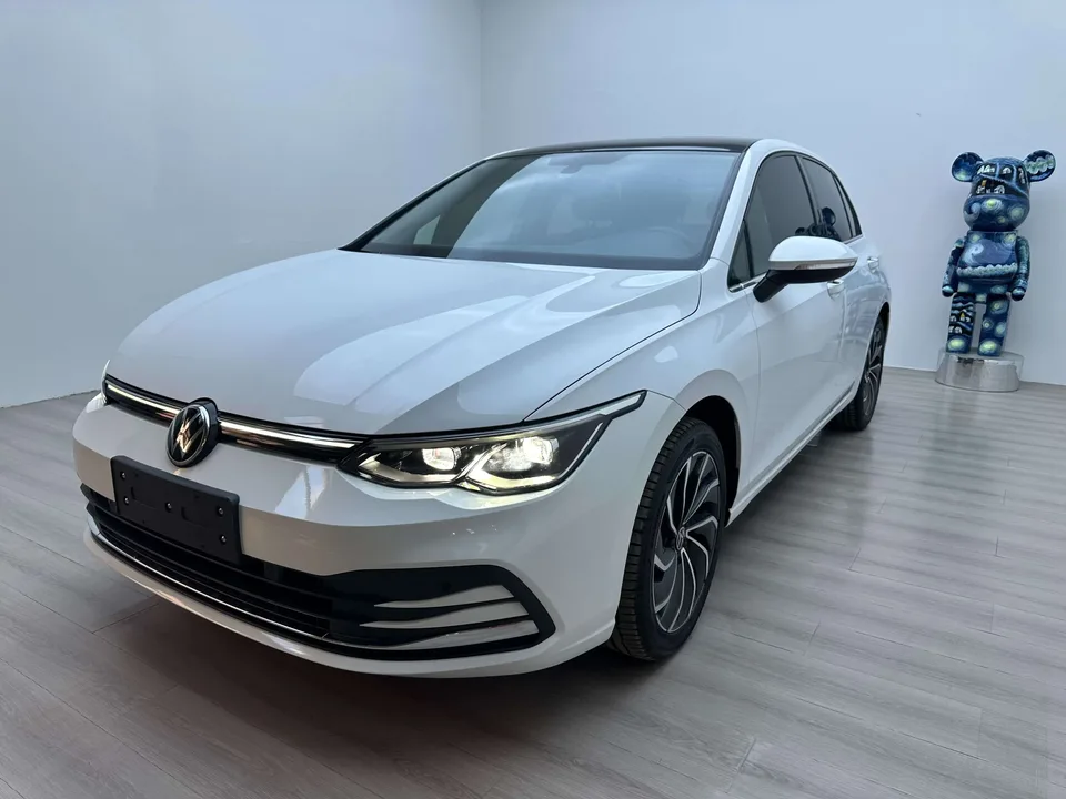 Volkswagen Golf golf 2021 280TSI DSG Pro 2022 — фото 1, купить с доставкой в Москву
