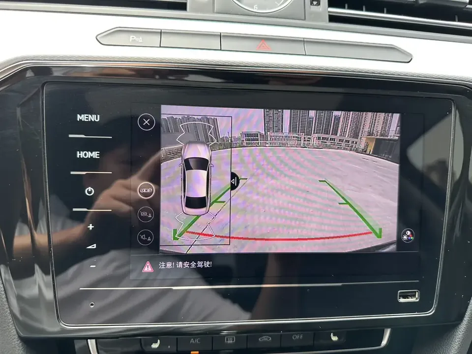 Volkswagen Magotan Magotan 2023 2 millionth anniversary edition 280TSI DSG comfort model 2023 — thumbnail 3
