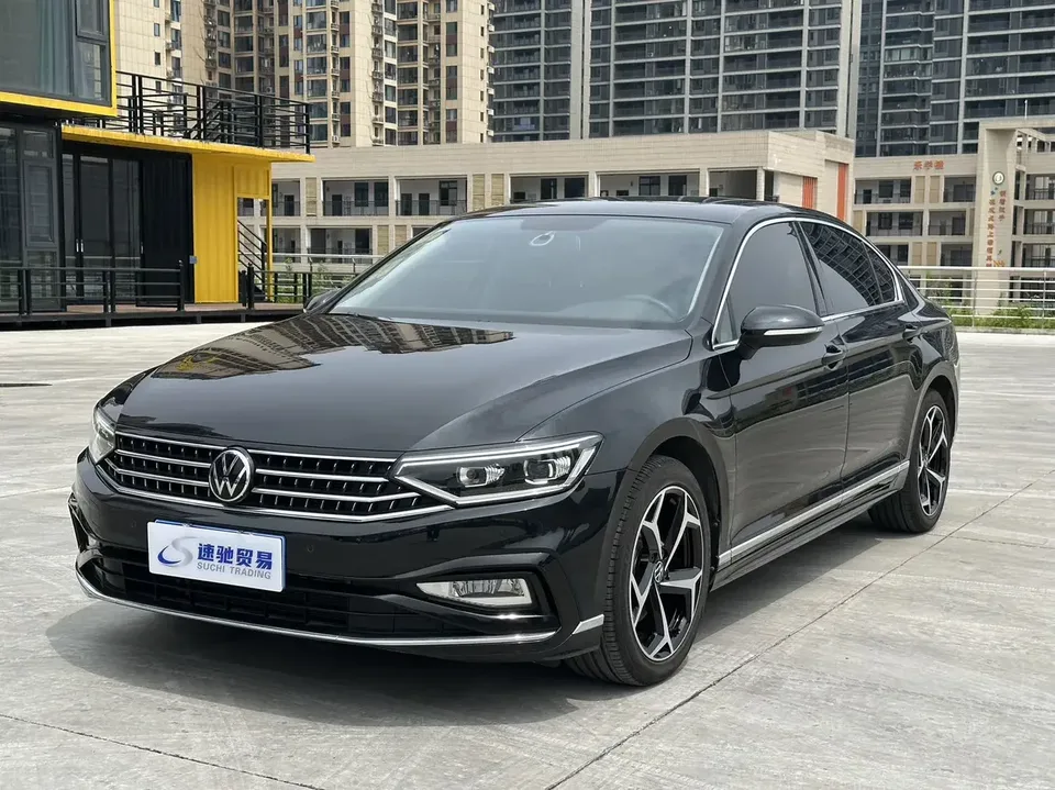 Volkswagen Magotan Magotan 2023 2 millionth anniversary edition 280TSI DSG comfort model 2023 — photo 1, buy with delivery to Moscow