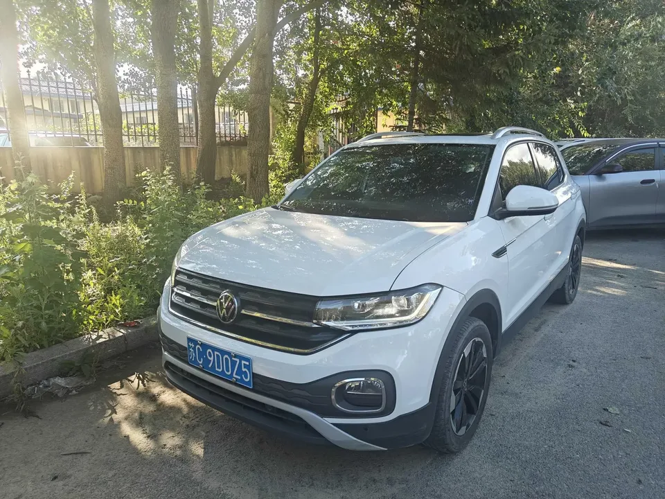 Volkswagen Explore the shadows Explore the shadows 2021 1.5L Automatic Joy-Link Edition 2023 — photo 1, buy with delivery to Moscow