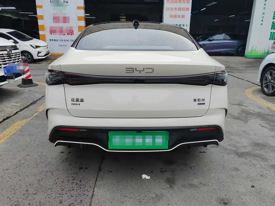 BYD Seal 06DM Seal 06DM 2025 DM-i 120KM Premium Edition 2025 — thumbnail 4