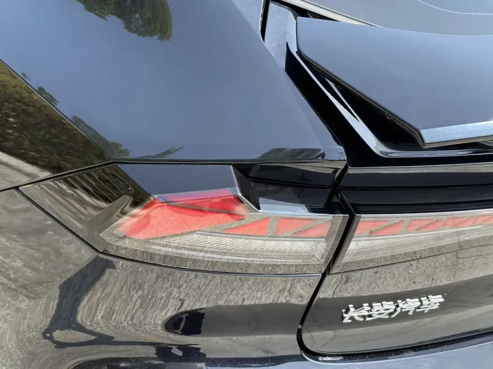Changan UNI-V Changan UNI-V 2024 1.5T Premium 2024 — thumbnail 3