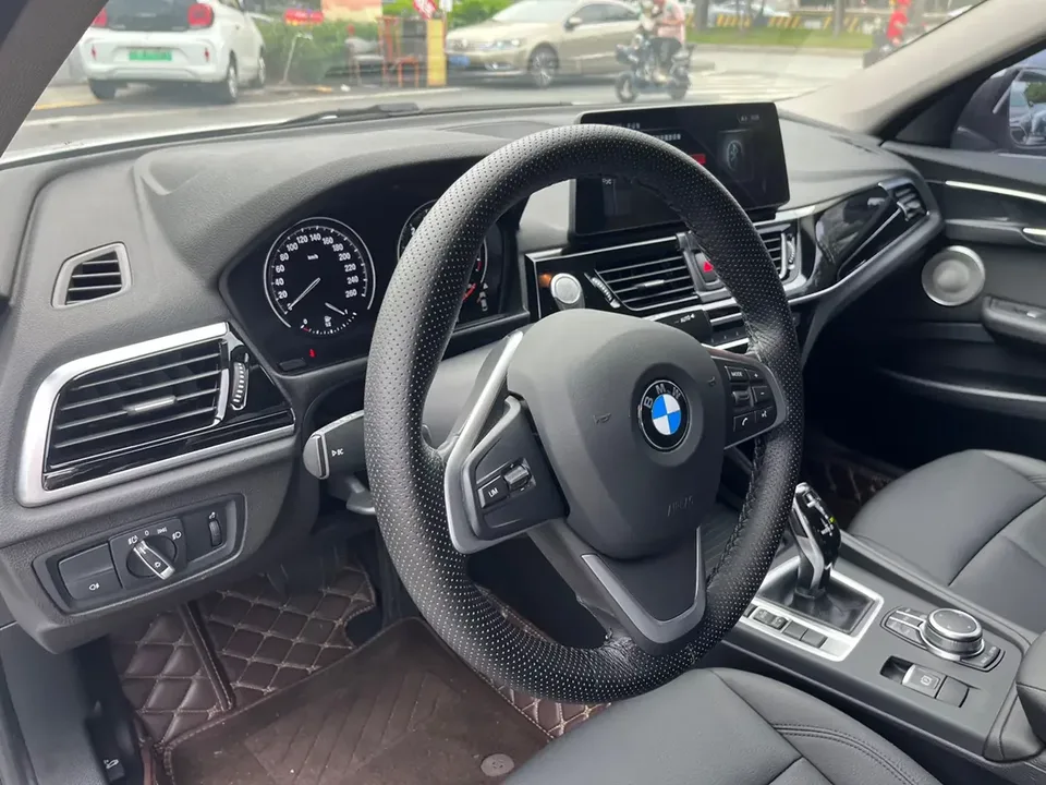 BMW 1 Series BMW 1 Series 2023 120i M Sport 2023 — thumbnail 5