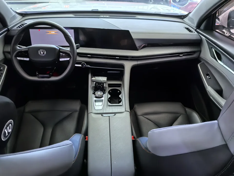 Changan CS75PLUS Changan CS75 PLUS 2022 Second generation 1.5T automatic premium model 2022 — thumbnail 3