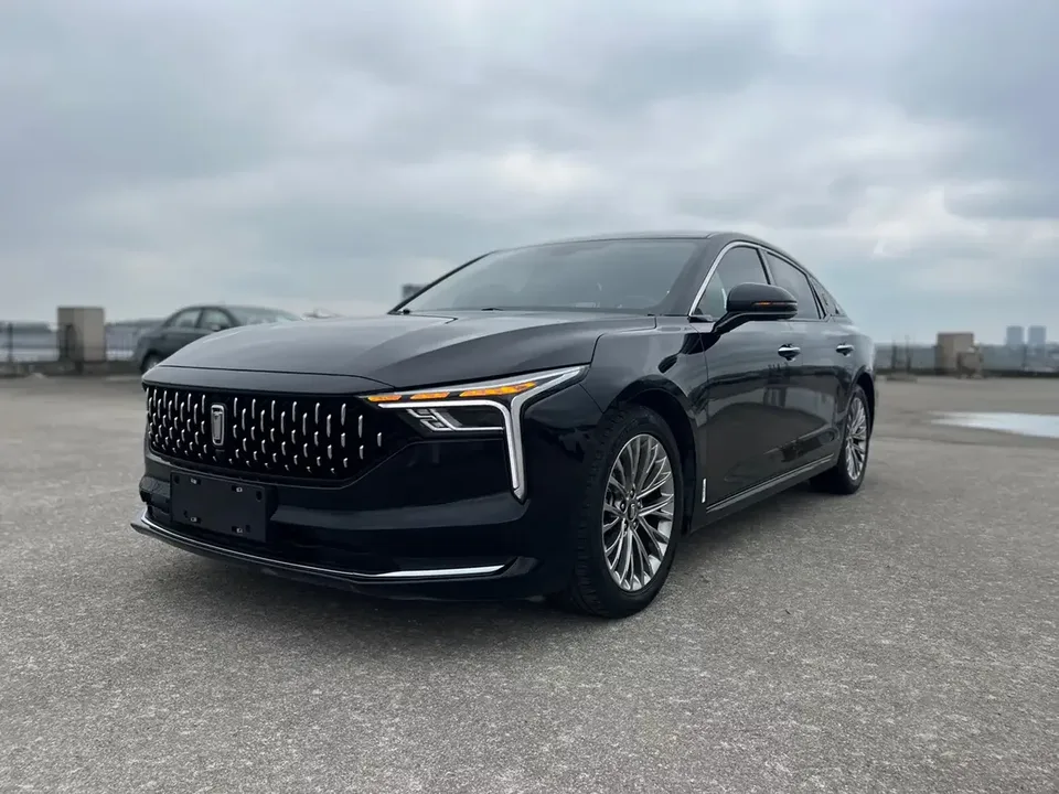 FAW Bestune B70 Pentium B70 2023 Third Generation 1.5T Automatic Enjoyable Model 70th Anniversary Edition 2024 — photo 1, buy with delivery to Moscow