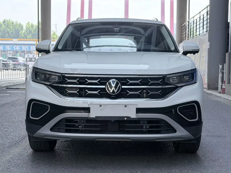 Volkswagen Tayron Tanyue 2023 280TSI 2WD Luxury Plus Advanced Edition 2023 — photo 1, buy with delivery to Moscow