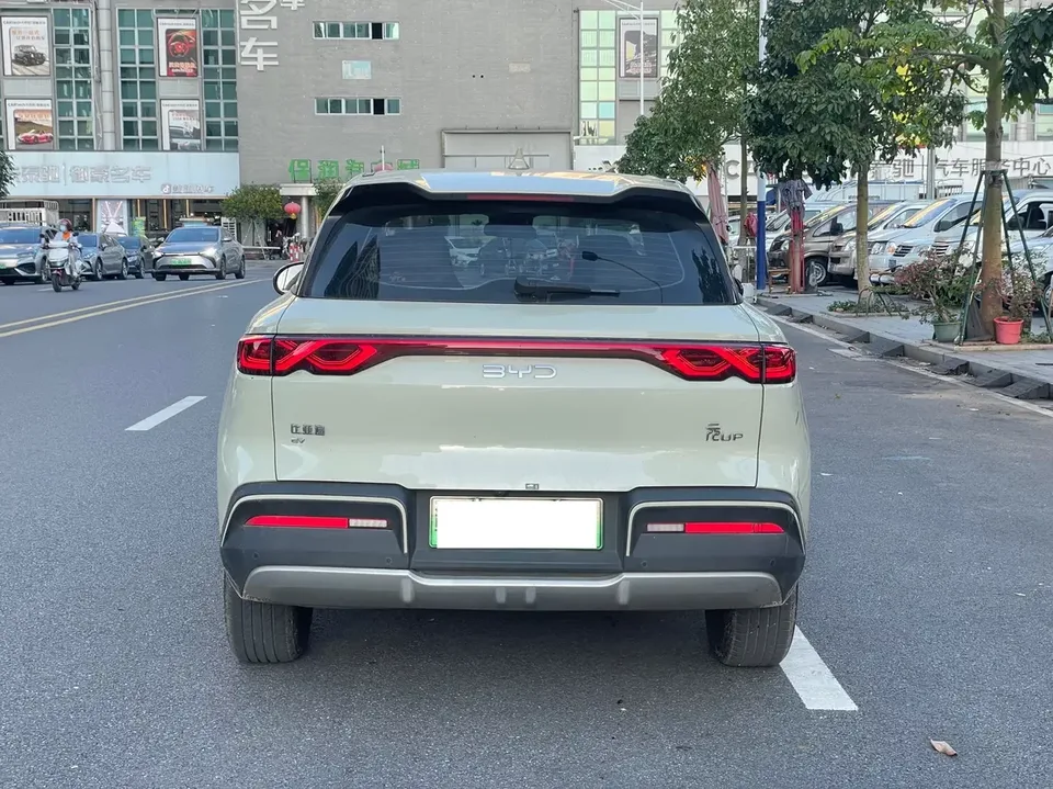BYD Yuan Up Yuan UP 2024 401KM Leading Type 2025 — thumbnail 5