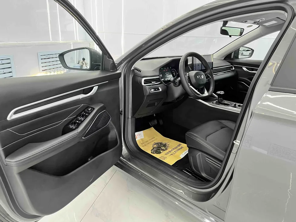 Geely Emgrand emgrand 2022 4th Generation 1.5L CVT Premium 2023 — thumbnail 5