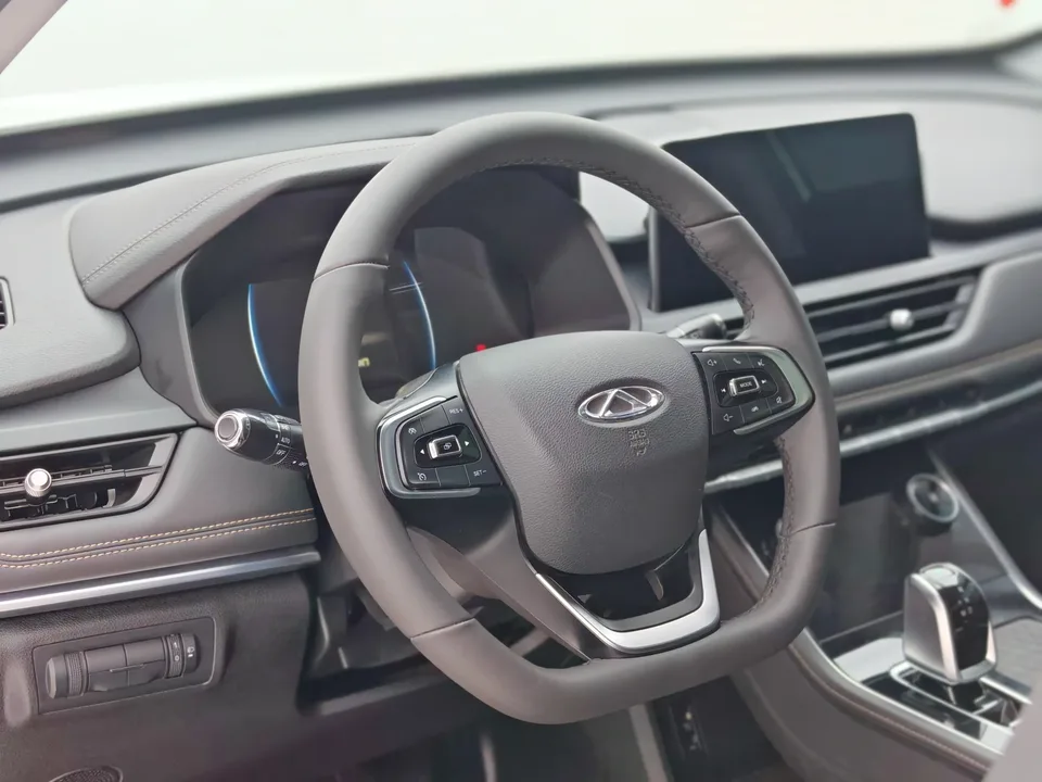 Chery Tiggo 8 Tiggo 8 2024 Honor Edition 230TCI Automatic Excellence Edition 7 Seaters 2024 — thumbnail 5