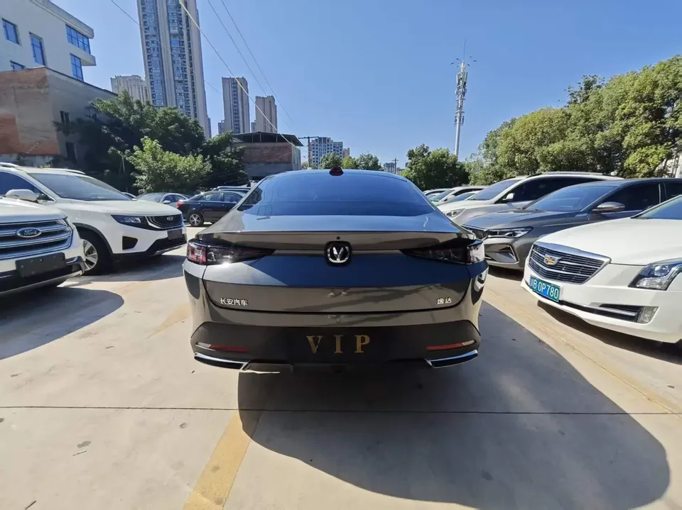 Changan Yida Yida 2023 1.5T GDI Automatic Enjoyment Edition 2024 — thumbnail 2