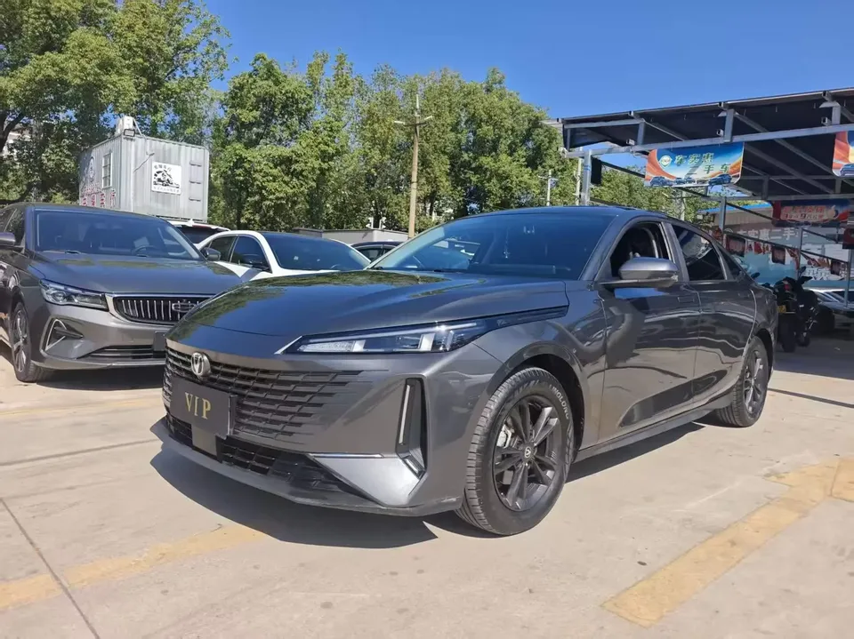 Changan Yida Yida 2023 1.5T GDI Automatic Enjoyment Edition 2024 — photo 1, buy with delivery to Moscow