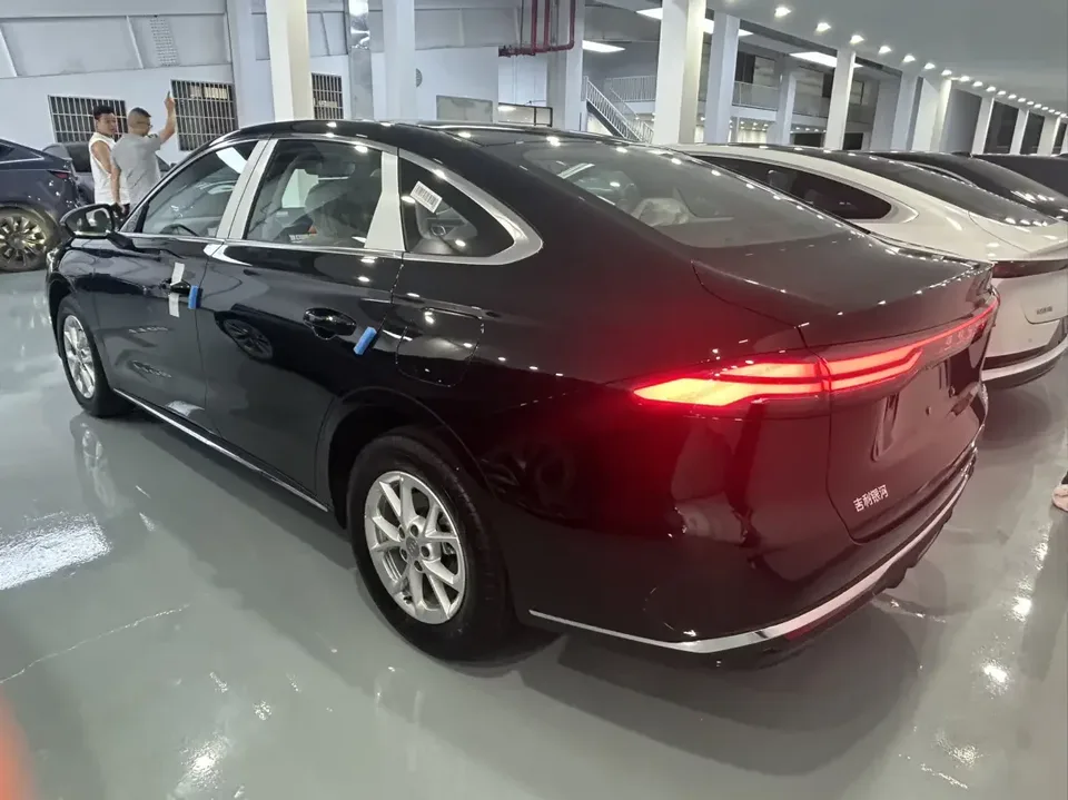 Geely Galaxy Star 6 Galaxy Star 6 2026 60km Starting Edition 2026 — thumbnail 4