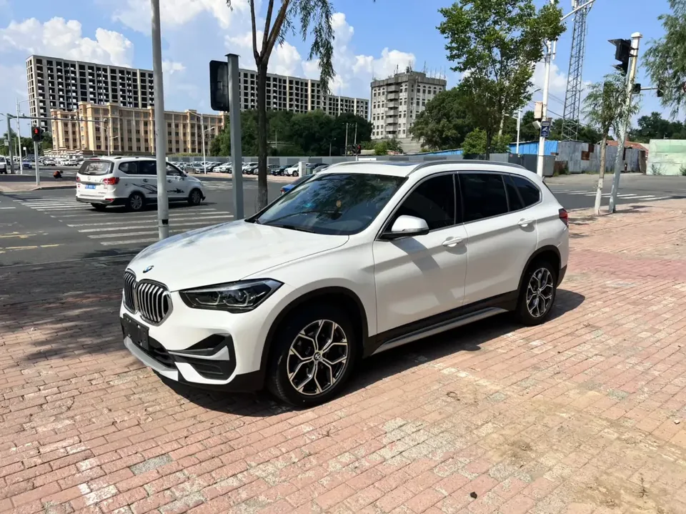 BMW X1 BMW X1 2022 sDrive20Li Fashion 2022 — photo 1, buy with delivery to Moscow