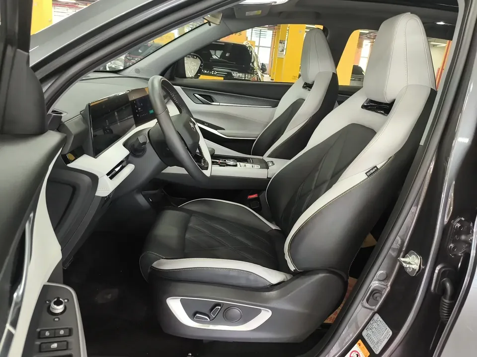 Changan CS75PLUS Changan CS75 PLUS 2023 The third generation 1.5T automatic premium model 2023 — thumbnail 3