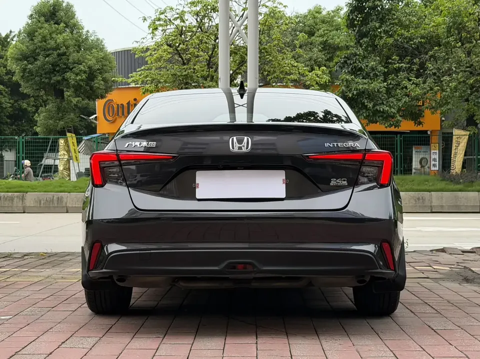 Honda Integra Style 2023 240TURBO CVT Tech Edition 2025 — thumbnail 2