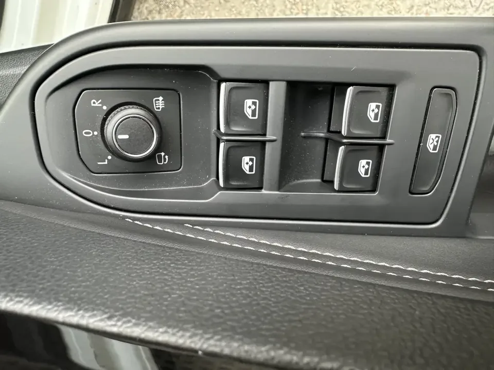 Volkswagen Golf golf 2021 280TSI DSG R-Line 2022 — thumbnail 3