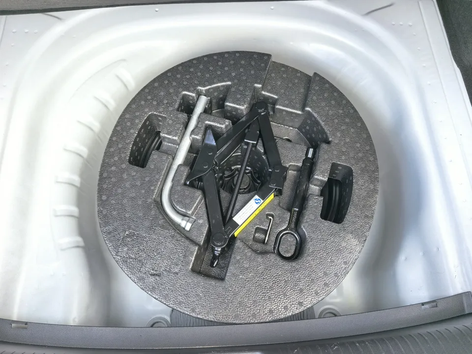 Volkswagen Bora Bora 2023 200TSI DSG Joy Travel PRO Edition 2023 — thumbnail 3