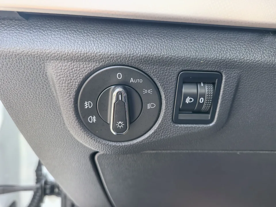 Volkswagen Bora Bora 2023 200TSI DSG Joy Travel PRO Edition 2023 — thumbnail 4