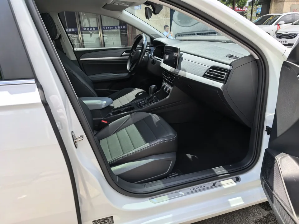 Volkswagen Lavida Lavida 2023 280TSI DSG Starry Sky Edition 2022 — thumbnail 3