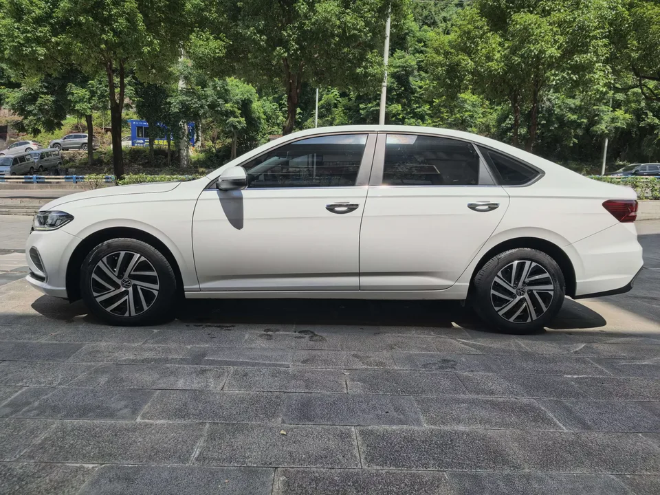 Volkswagen Lavida Lavida 2023 280TSI DSG Starry Sky Edition 2022 — photo 1, buy with delivery to Moscow