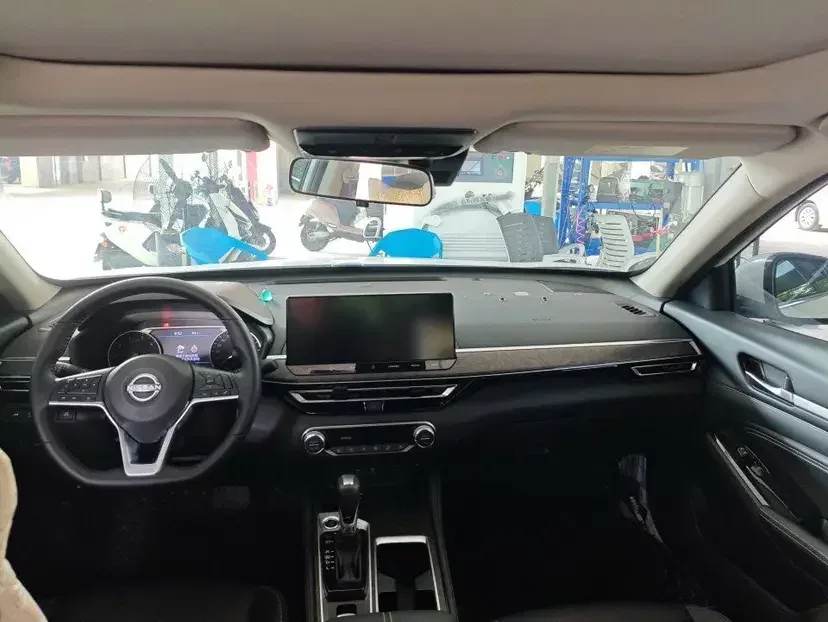 Nissan Altima Sound of nature 2022 2.0L XL-TLS Enjoy Edition 2024 — thumbnail 3