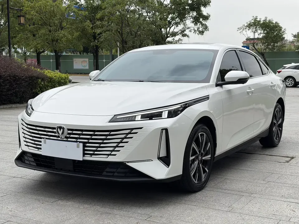Changan Escape Escape 2025 1.5T DCT 500Bar Flagship 2025 — photo 1, buy with delivery to Moscow