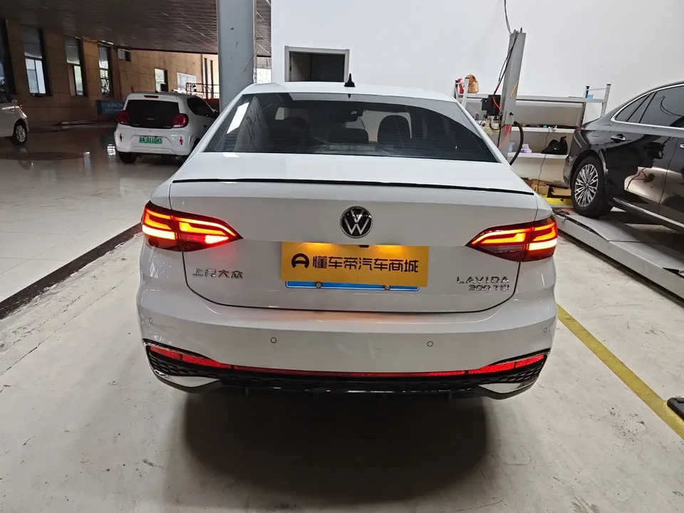Volkswagen Lavida Lavida 2024 300TSI DSG Starry Sky Edition 2024 — thumbnail 2