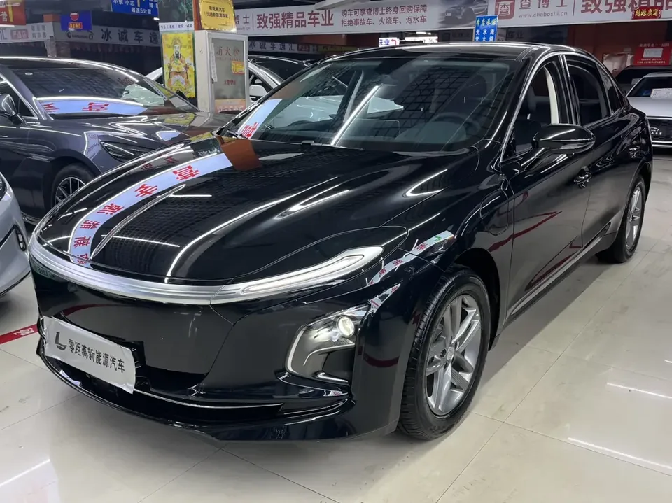 Hongqi E-QM5 Hongqi E-QM5 2025 610KM PLUS version 2026 — photo 1, buy with delivery to Moscow