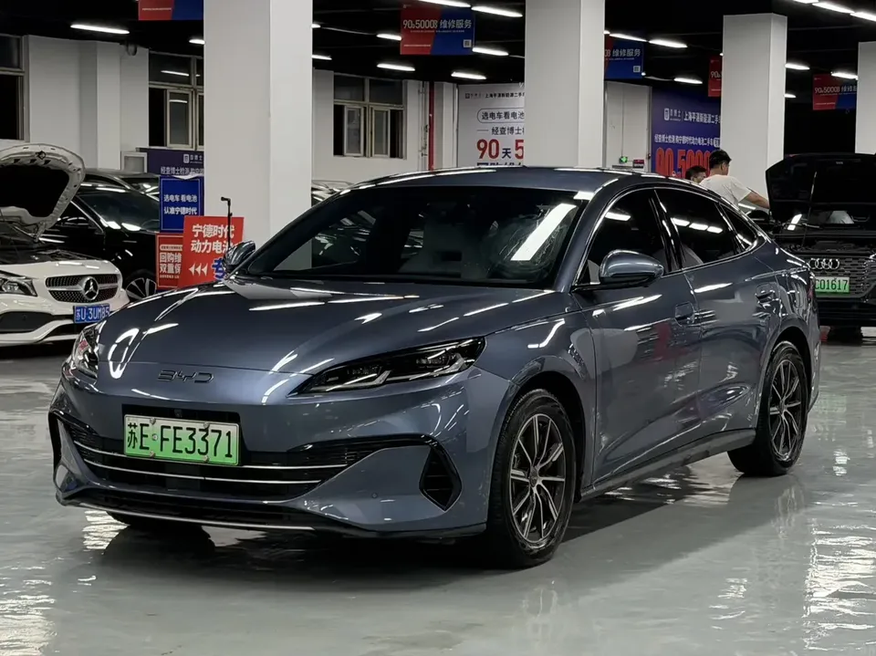 BYD Seal 06DM Seal 06DM 2024 DM-i 80KM Deluxe 2024 — photo 1, buy with delivery to Moscow