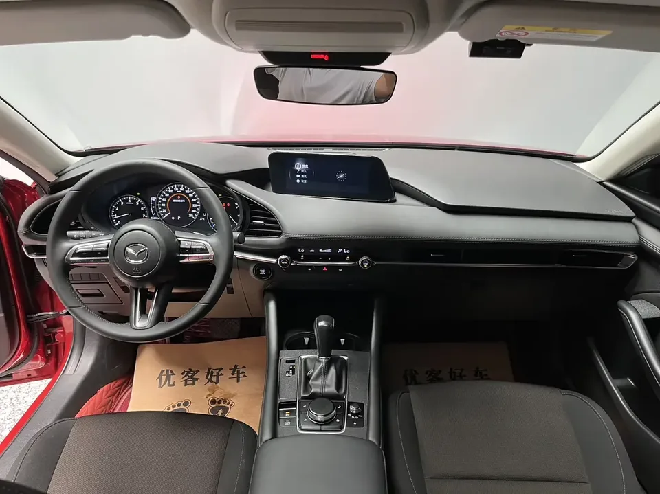 Mazda Axela Mazda3 Angkesela 2022 2.0L Automatic Premium Edition 2023 — thumbnail 4