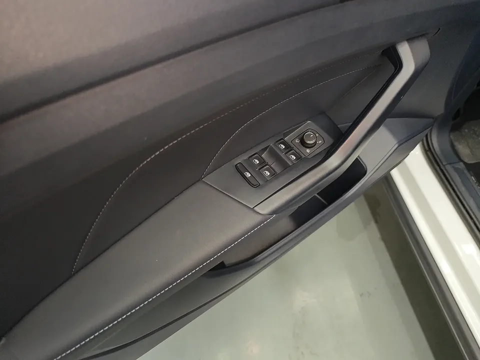 Volkswagen Tharu tuyue 2026 New 300TSI Ruixiang Edition 2025 — thumbnail 5