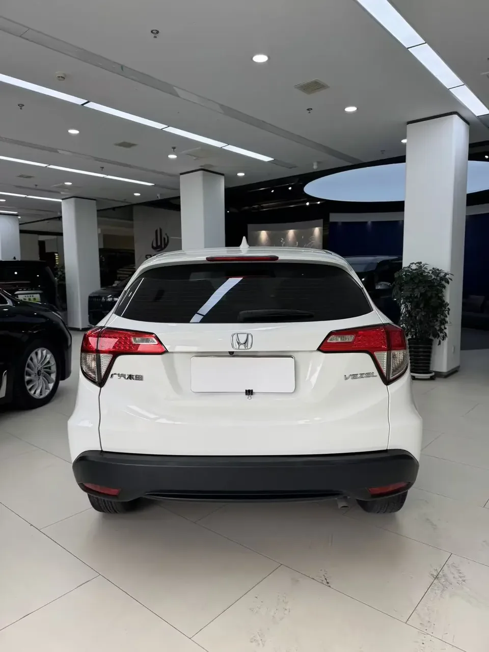 Honda VEZEL Binzhi 2022 1.5L CVT Elite Smart Edition 2022 — thumbnail 2