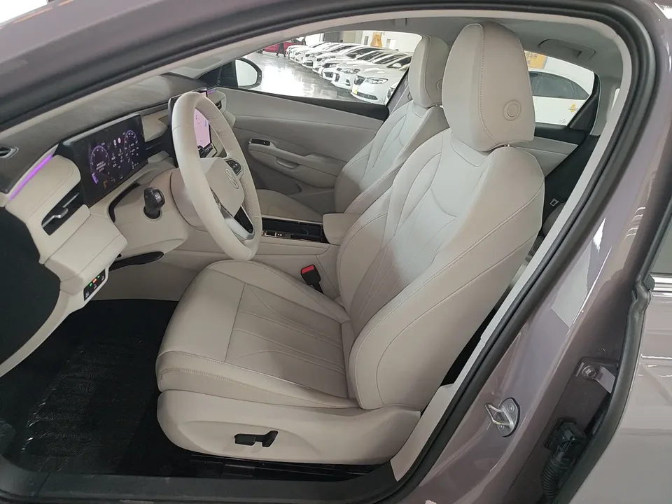 Volkswagen Lavida Lavida 2026 Pro 300TSI Starry Sky Smart Edition 2025 — thumbnail 3