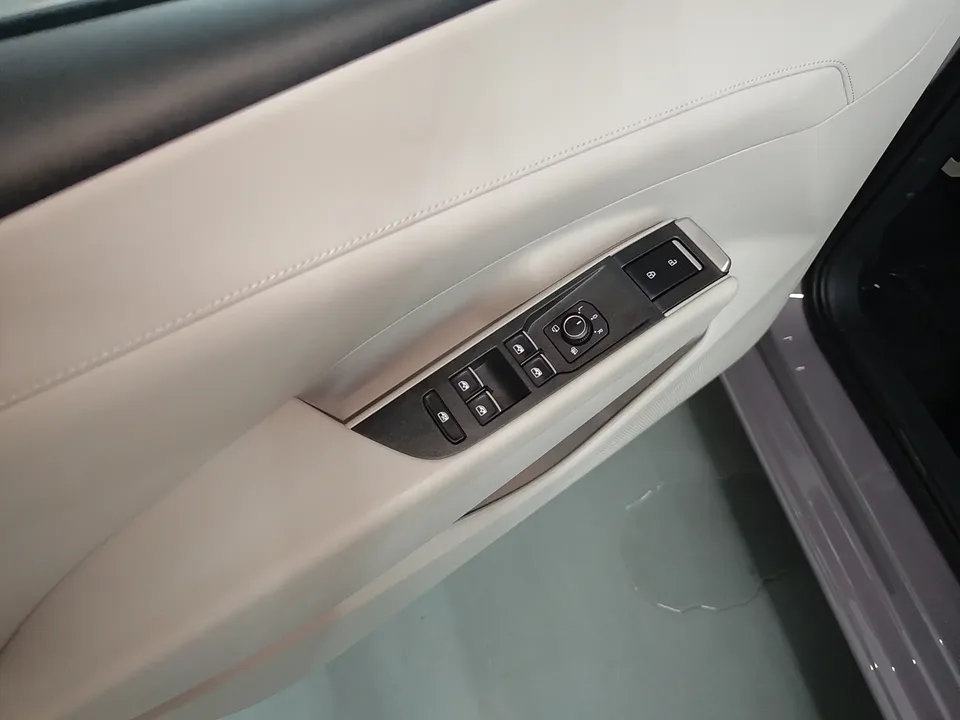 Volkswagen Lavida Lavida 2026 Pro 300TSI Starry Sky Smart Edition 2025 — thumbnail 5