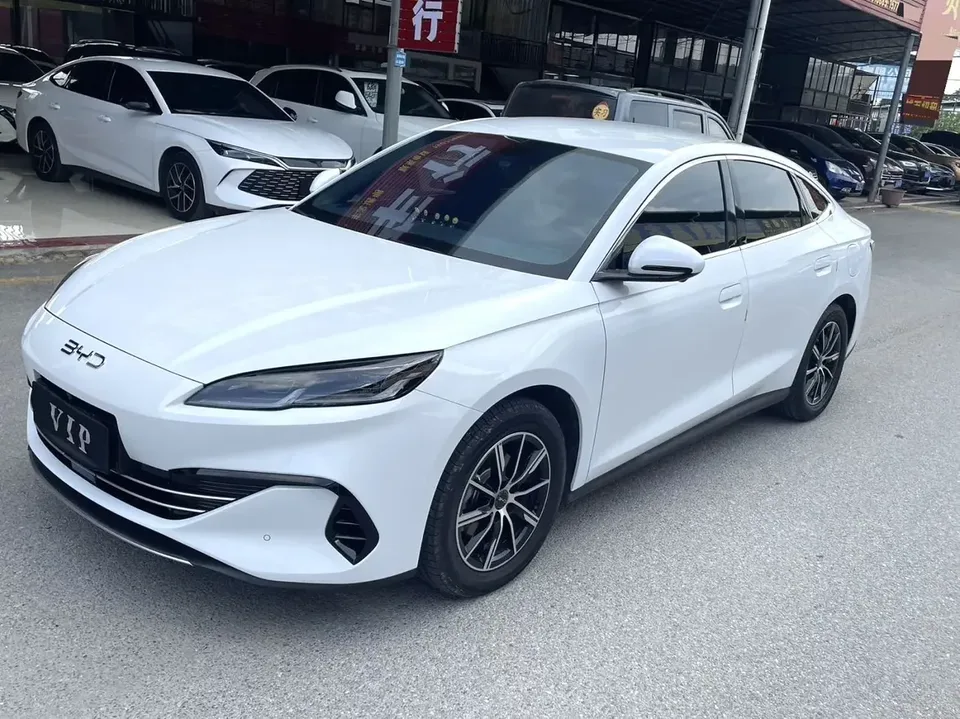 BYD Seal 06DM Seal 06DM 2024 DM-i 80KM Premium 2024 — photo 1, buy with delivery to Moscow