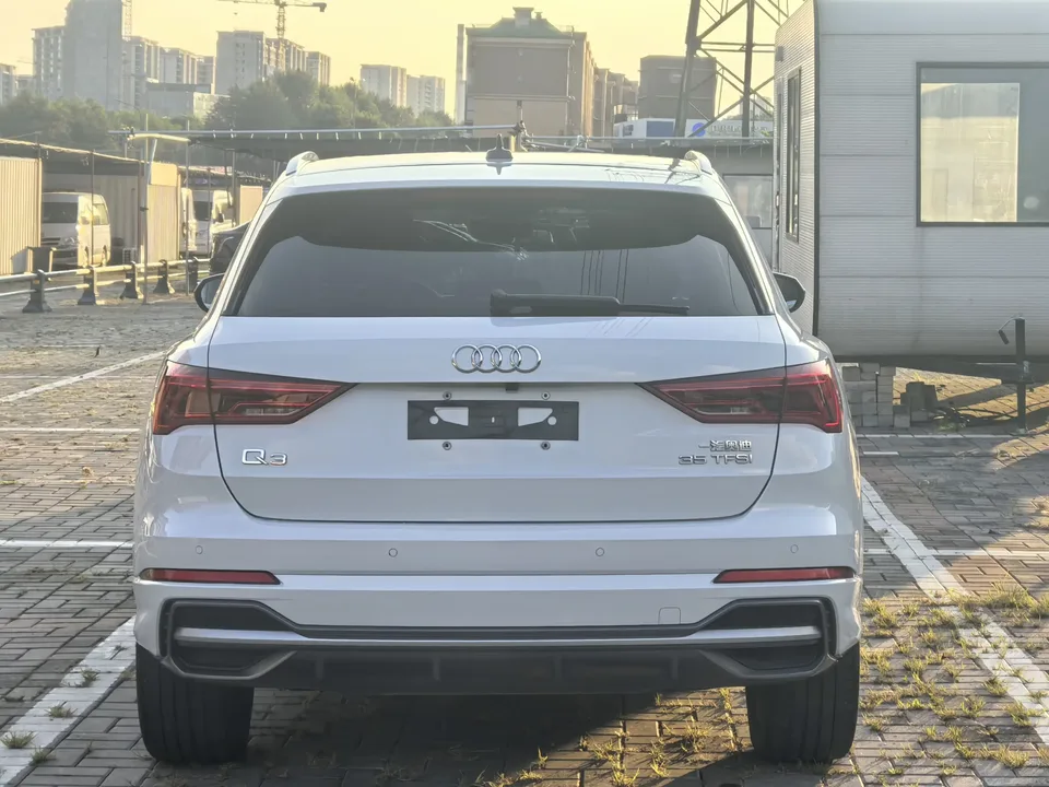 Audi Q3 Audi Q3 2022 35 TFSI Stylish Dynamic 2022 — thumbnail 2