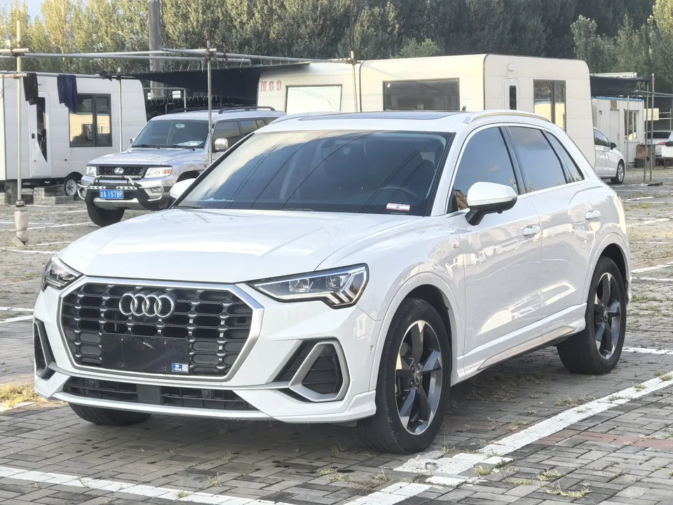 Audi Q3 Audi Q3 2022 35 TFSI Stylish Dynamic 2022 — photo 1, buy with delivery to Moscow