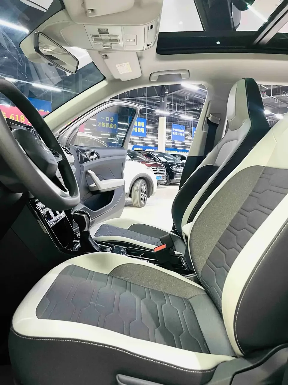 Volkswagen Tharu tuyue 2025 New 300TSI Sharp Edition 2025 — thumbnail 4