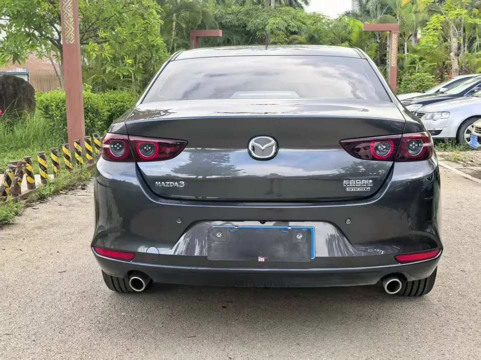 Mazda Axela Mazda3 Angkesela 2025 2.0L Automatic Premium Edition 2025 — thumbnail 2
