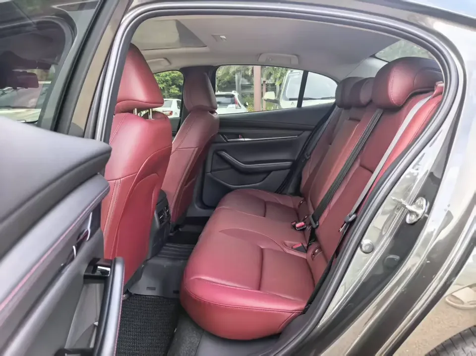 Mazda Axela Mazda3 Angkesela 2025 2.0L Automatic Premium Edition 2025 — thumbnail 4
