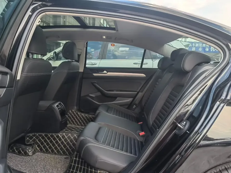 Volkswagen Magotan Magotan 2023 2 millionth anniversary edition 280TSI DSG comfort model 2023 — thumbnail 4