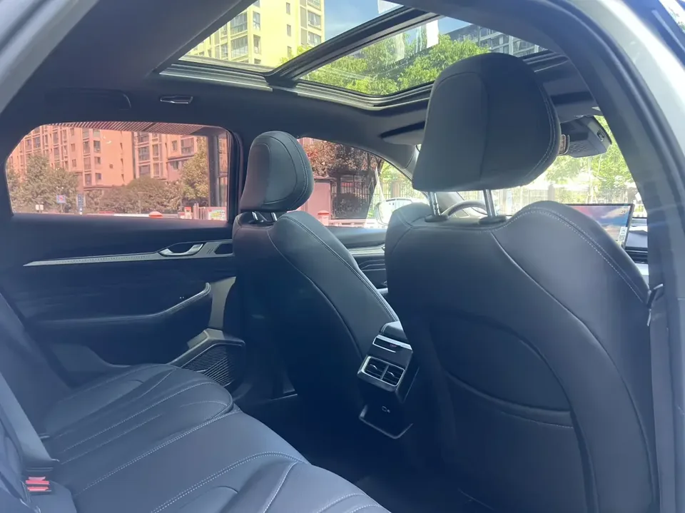 Geely Preface Xing Rui 2025 1.5T Dongfang Yao Fuyao Edition 2025 — thumbnail 4